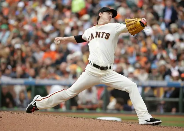 Lincecum repite juego sin hit ni carrera contra San Diego