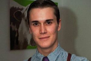 Becario muere por trabajar 72 horas seguidas