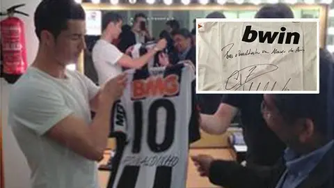 Ronaldinho y CR7 intercambian playeras a distancia