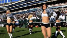 Porristas demandan a los Raiders