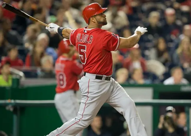 Albert Pujols conecta su cuadrangular 500