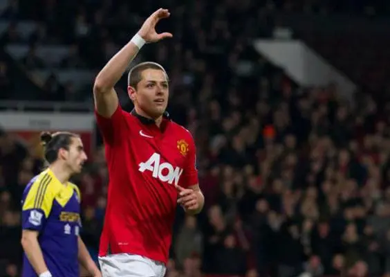 Chicharito festeja con el Manchester United | AP