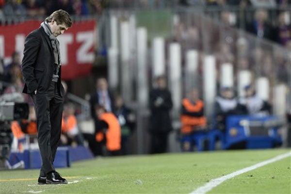Tito Vilanova lució desconsolado en su área técnica, tras presenciar la catástrofe blaugrana | AP