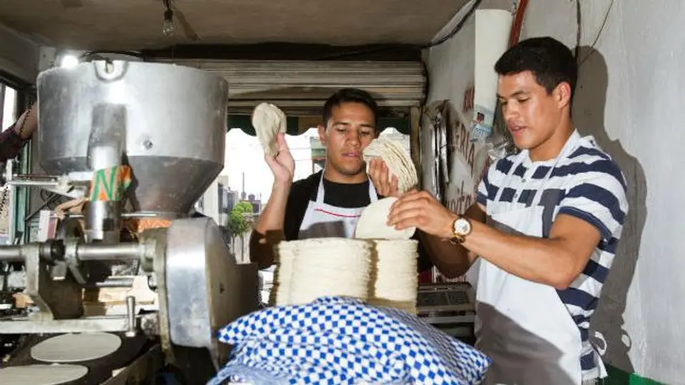 Julio y Luis Ceja, los hermanos que viven de las tortillas y el box