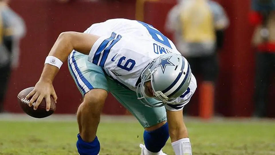 Tony Romo sería baja el resto de la temporada por lesión