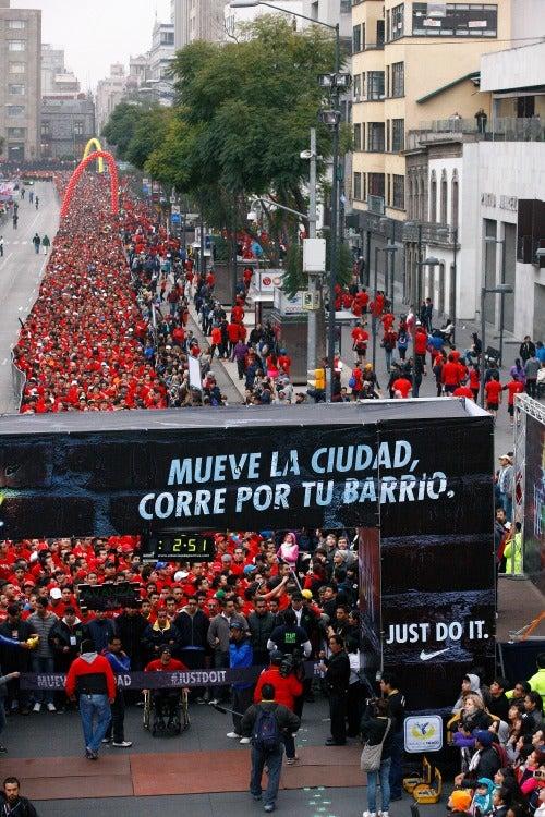 Más de 20 mil corredores se dieron cita en el 'We run Nike' del DF | ESPECIAL