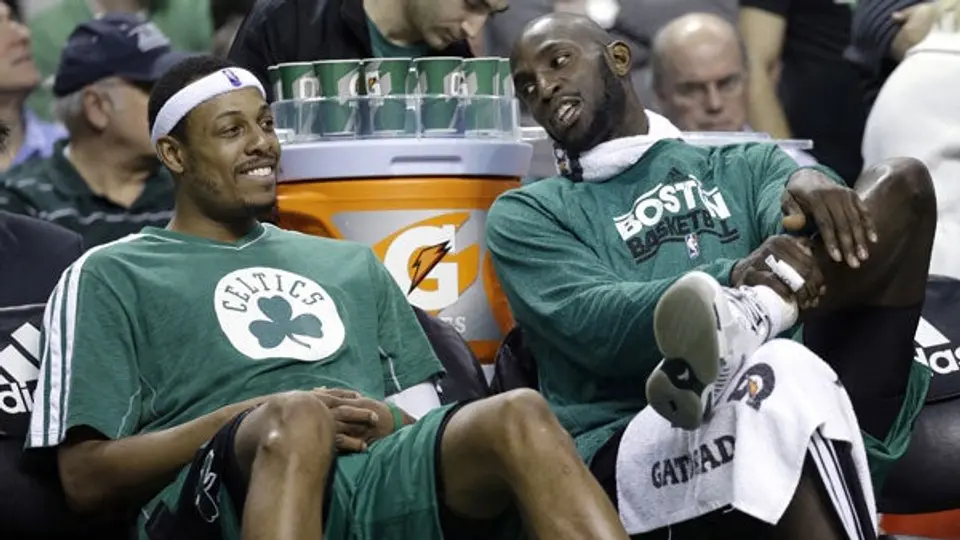 Nets hace oficial la llegada de Garnett y Pierce