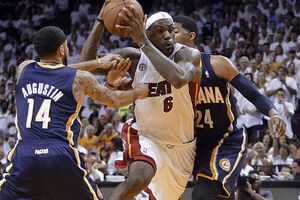 Con 30 puntos de LeBron, Heat derrota a Pacers