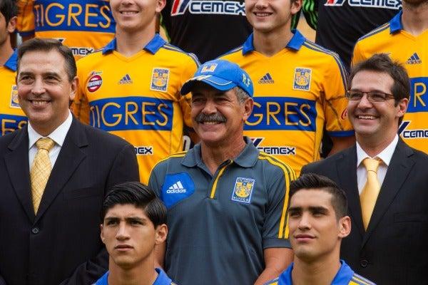Ricardo 'Tuca' Ferretti estuvo muy sonriente durante toda la sesión en el 'Uni' | JOEL BRAVO