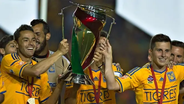 Jugadores del Tigres levantan la Copa MX Clausura 2014 | MEXSPORT