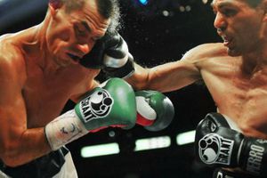 'Sólo estoy en espera de que el Canelo firme': Angulo