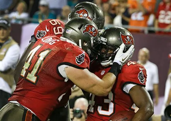 Tampa Bay logra su primera victoria de la temporada