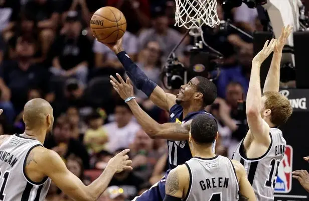 Spurs se lleva el primero en el Oeste