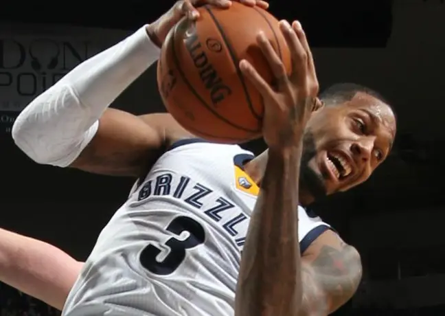 James Johnson, arrestado por golpear a su esposa