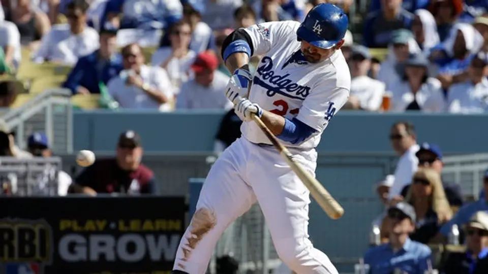 Adrián González conecta par de cuadrangulares y da vida a Dodgers