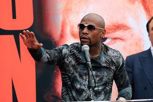 'Pacquiao está desesperado por pelear': Mayweather Jr