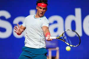 Nadal da un paso más en el Abierto de Barcelona