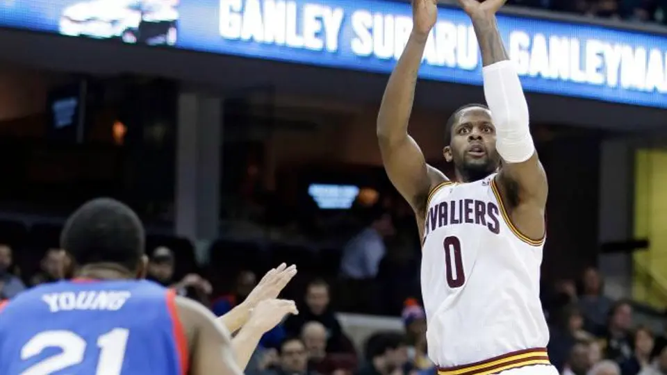 Con diez triples de Miles, Cavaliers arrolla a los 76ers