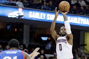 Con diez triples de Miles, Cavaliers arrolla a los 76ers
