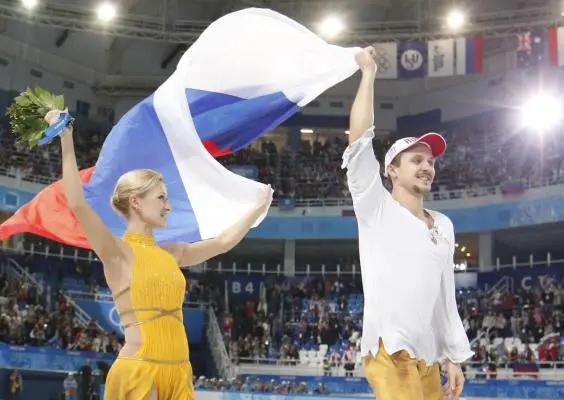 Rusia hace el 1-2 en el patinaje artístico