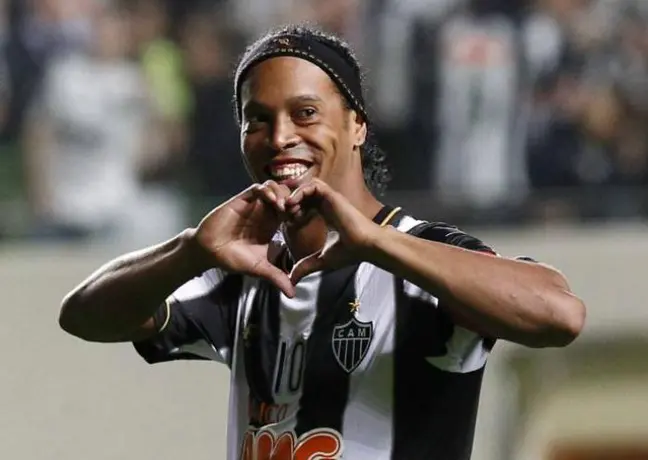 Ronaldinho ofrece en alquiler su casa para el Mundial