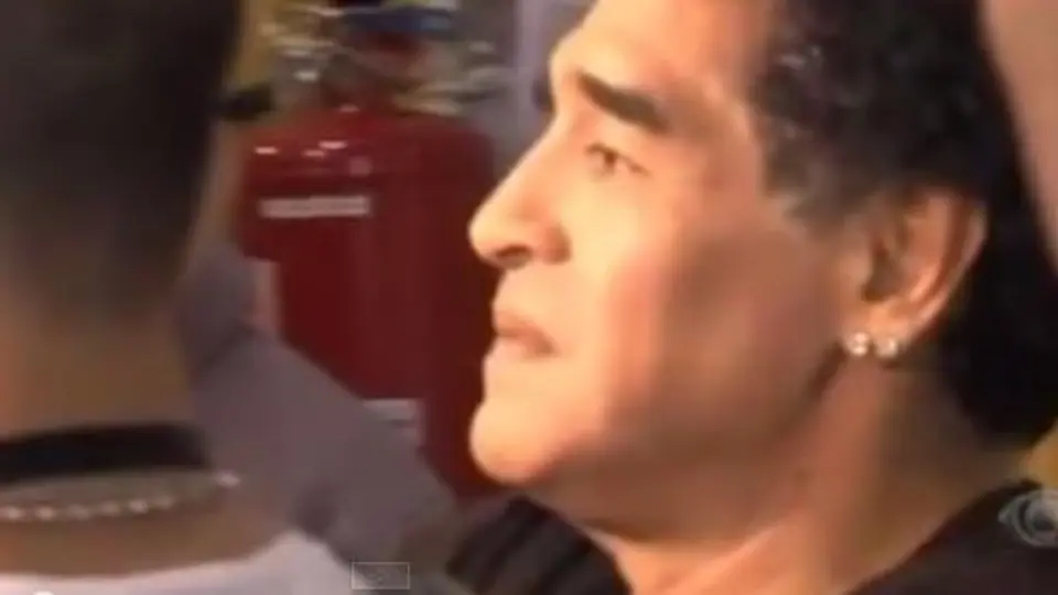 Maradona cae en broma y reconoce a Pelé como el mejor