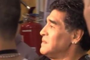 Maradona cae en broma y reconoce a Pelé como el mejor
