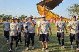 Delfines y Piratas multados por riña con aficionados