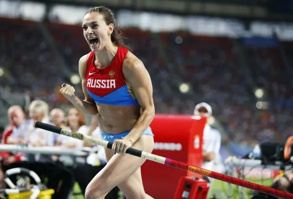 Yelena Isinbayeva cierra su carrera con broche de oro
