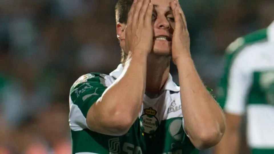 Guti Estrada se desvincula de Santos Laguna
