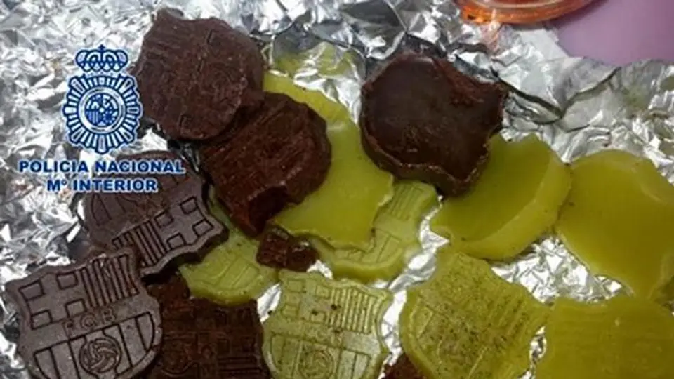 Encuentran mariguana en chocolates de escudo del Barça