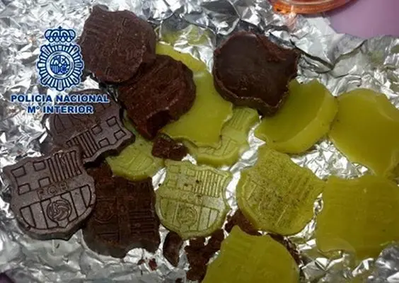 Encuentran mariguana en chocolates de escudo del Barça
