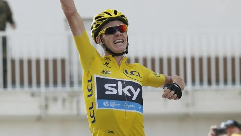 Froome se impone en Mont Ventoux y amplía su ventaja