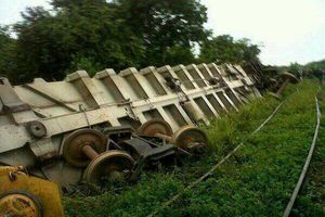 'La Bestia' se descarrila y deja 4 muertos, al momento