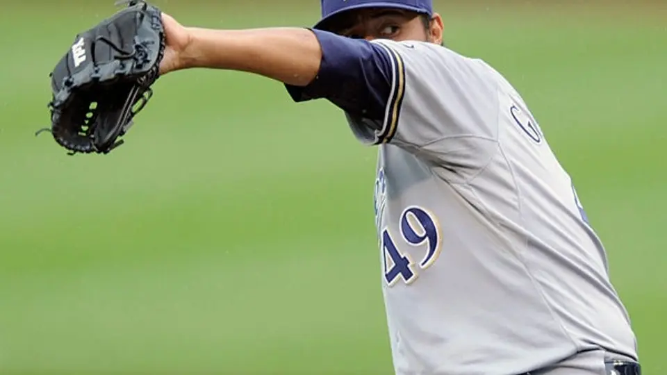 Yovani Gallardo abandona por lesión el partido contra Cachorros