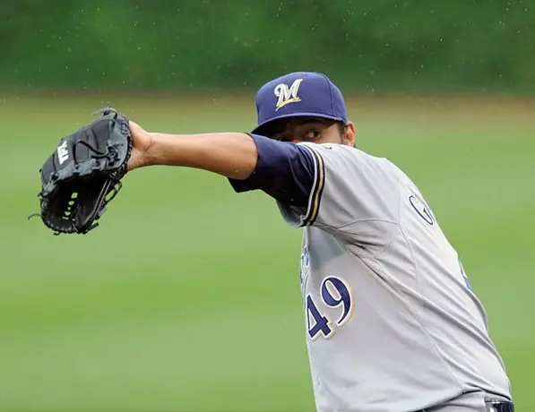 Yovani Gallardo abandona por lesión el partido contra Cachorros