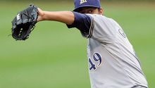 Yovani Gallardo abandona por lesión el partido contra Cachorros