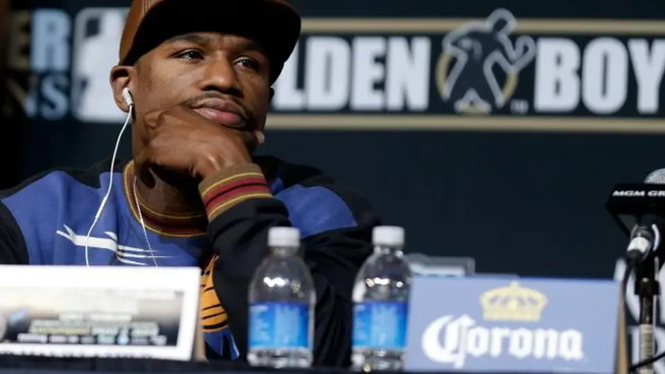 Mayweather promete noquear a Maidana