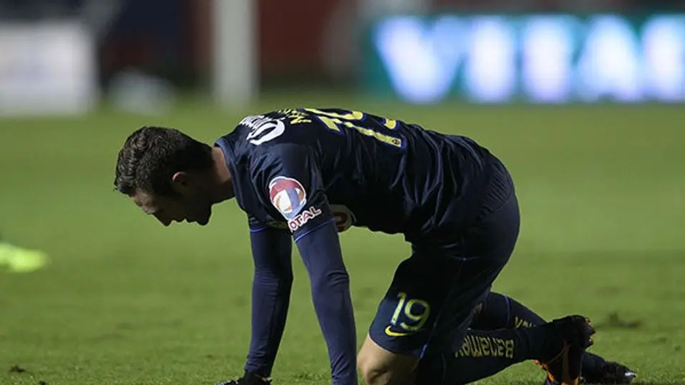 Golpe de Layún queda en "susto" y no en lesión