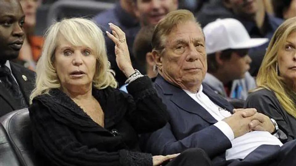 Dueño de los Clippers cede el control del equipo