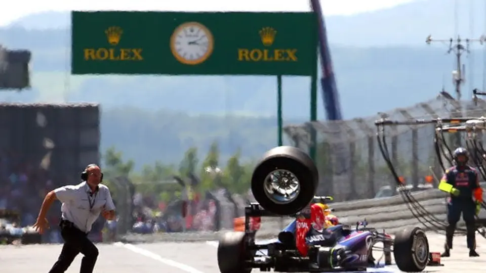 Multan a Red Bull por incidente en pits