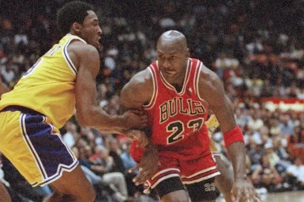 Kobe Bryant responde a Michael Jordan