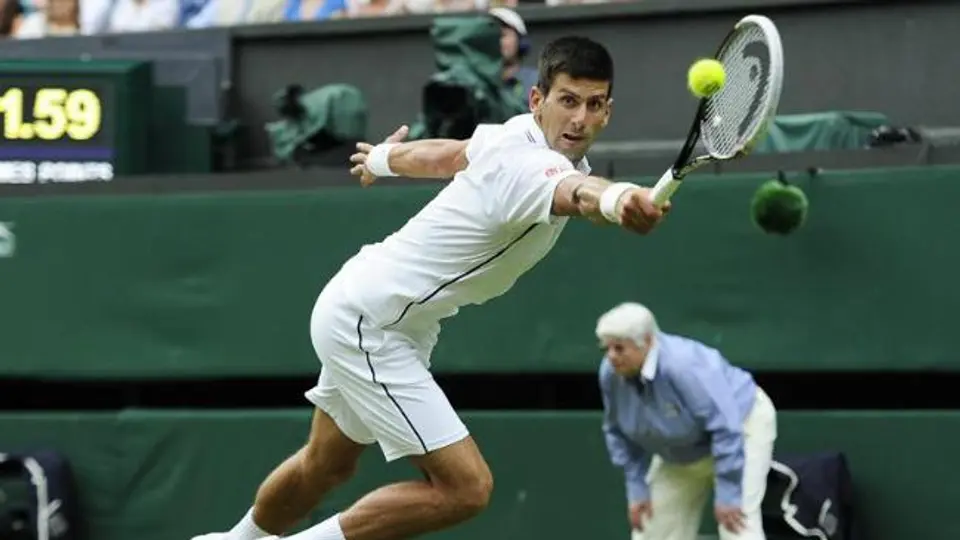 Djokovic sufre para clasificar en Wimbledon
