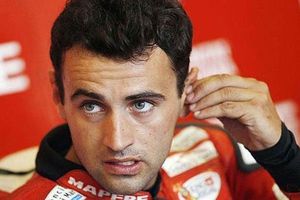 Piloto Héctor Barberá detenido por golpear a su novia