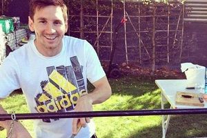 Leo Messi festeja triunfo con un asado