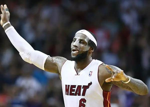 LeBron impone récord de puntos con el Heat