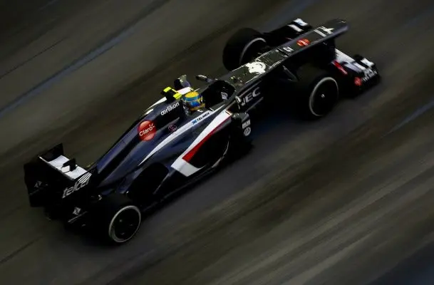 Esteban Gutiérrez le pide más agresividad a Sauber