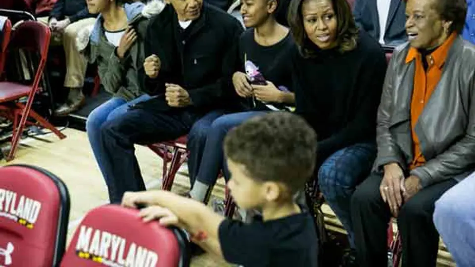 Los Obama 'encestan' en familia