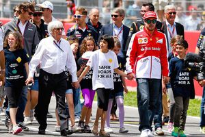 Pilotos de F1 presentan campaña por carreteras más seguras