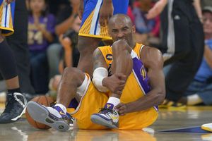 Kobe Bryant sería baja por el resto de la temporada